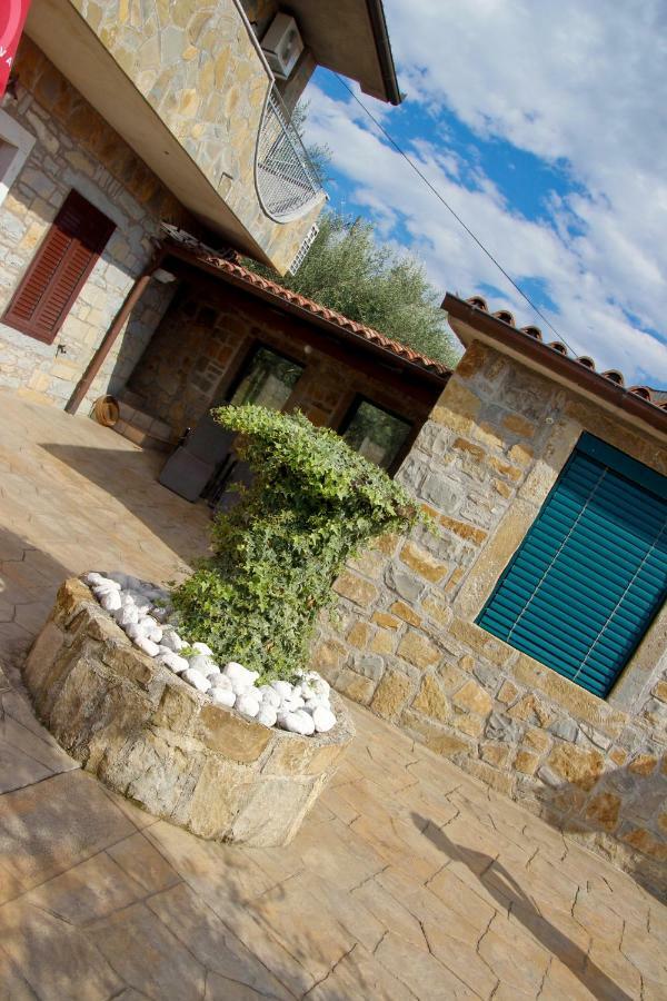 Tourist Farm With Apartments Fig Tree Dekani Εξωτερικό φωτογραφία
